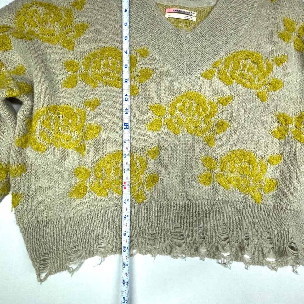 Anthropologie Floral Rose Distressed Alpaca Blend V-Neck Sweater Beige Yellow XS - Picture 4 of 9